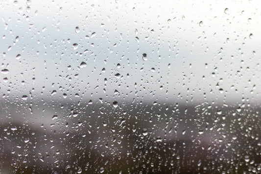 Nettoyer les traces de pluie sur les vitres